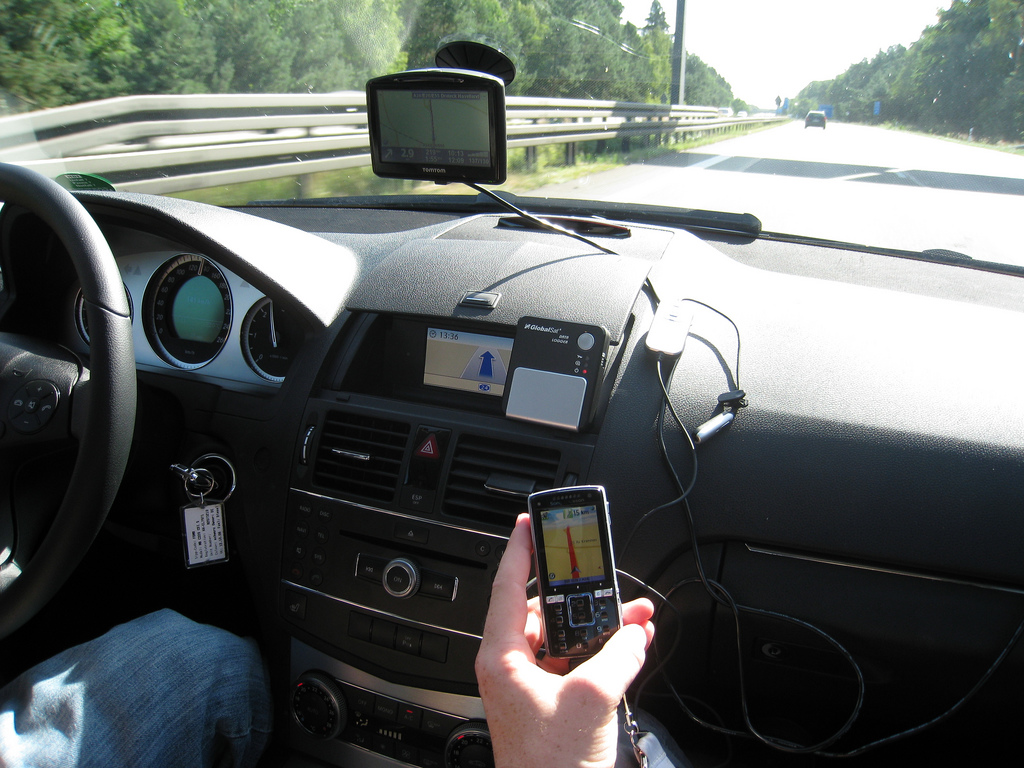 Se puede usar el móvil como GPS del coche? ▻ Pont Grup